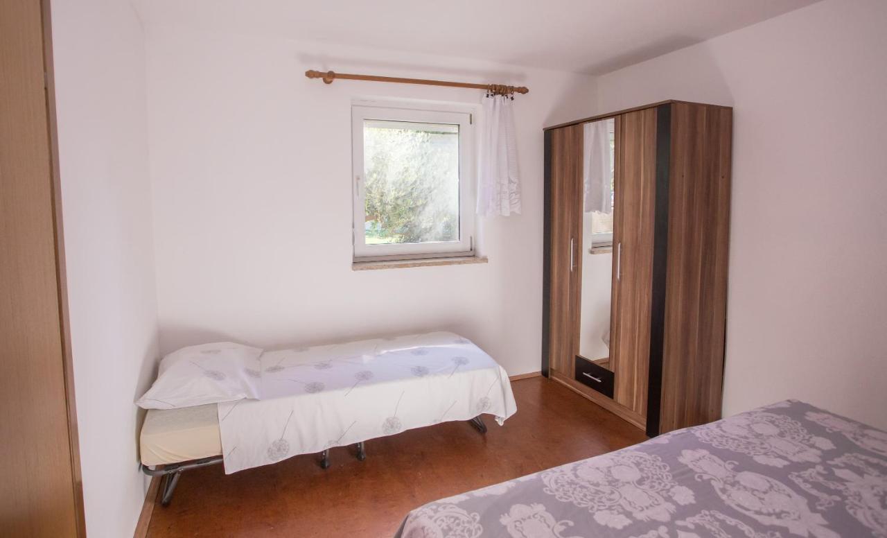 Apartment Ema-dany *